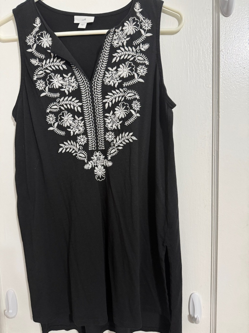 J. Jill Black Sleeveless Tank with White Floral Embroidery
